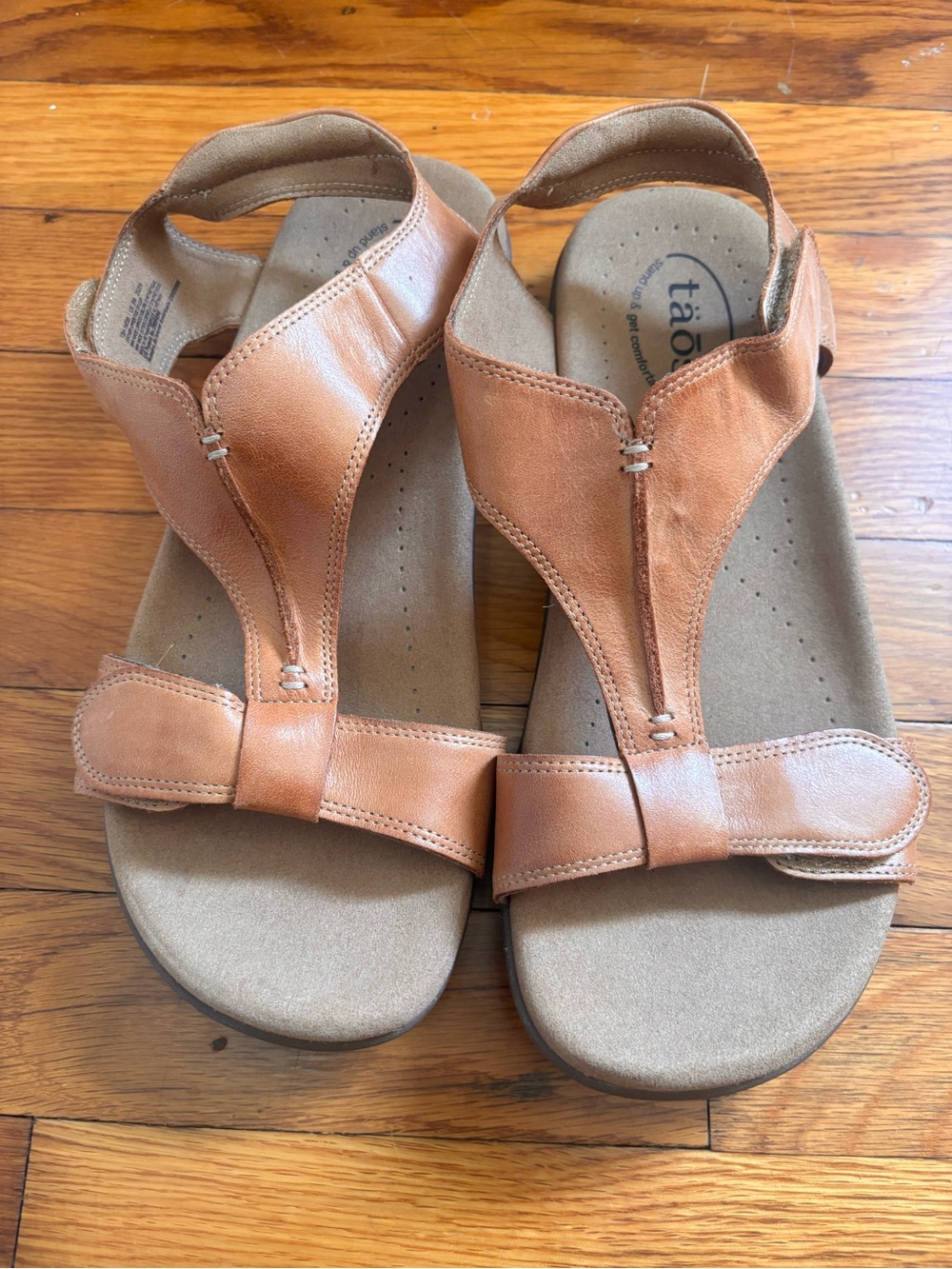 Taos The Show Women's Tan Leather T-Strap Sandals